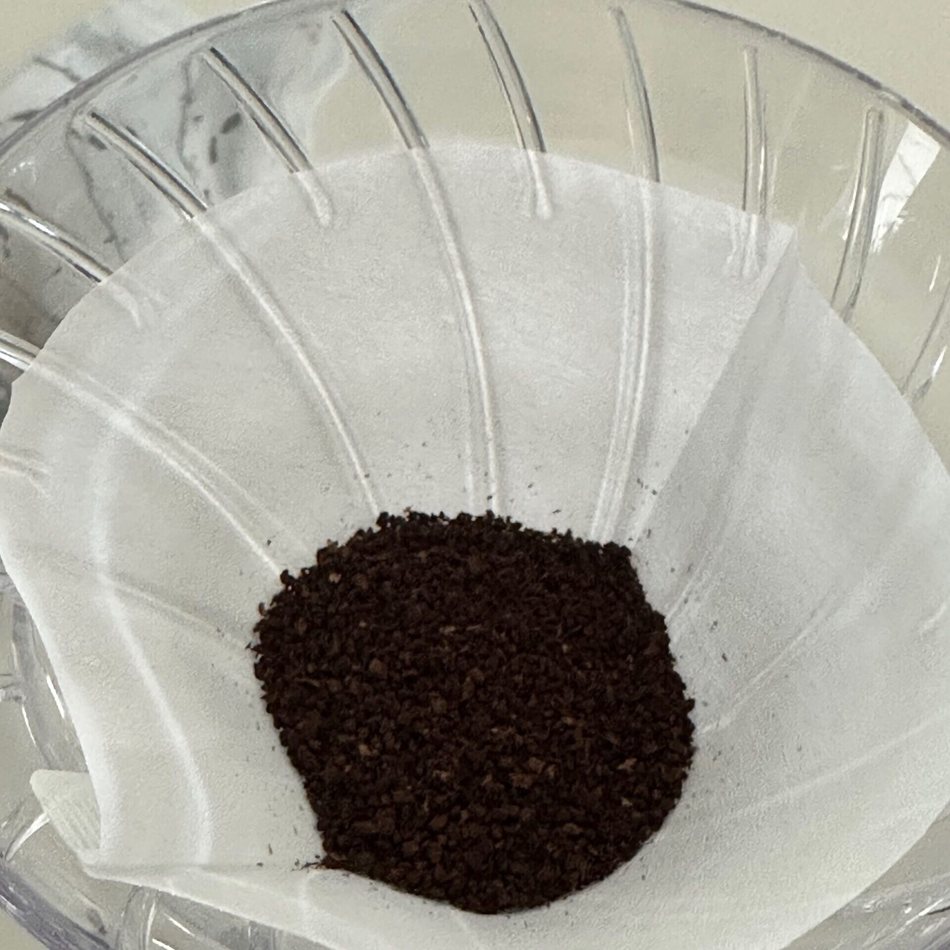 フィルターにコーヒーをいれた状態